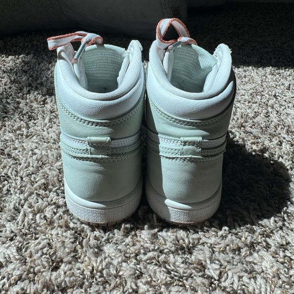 Air Jordan 1 Retro High OG high-top Seafoam/Healing Orange/White. - Picture 3 of 5